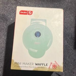 Dash mini waffle maker